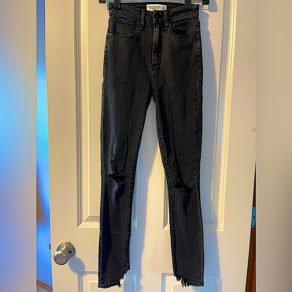 Abercrombie black Super skinny ankle high rise jeans.